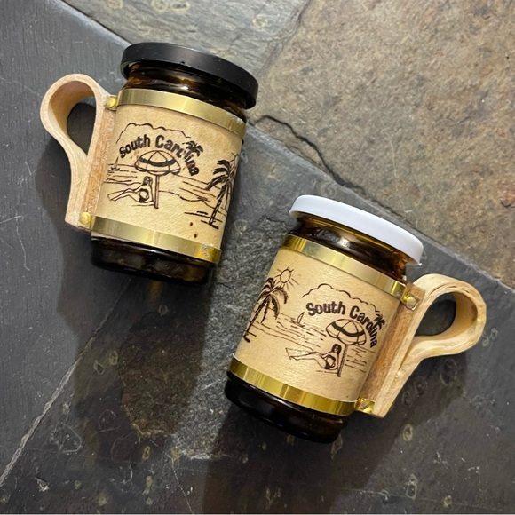 Vintage Wood Glass Beer Stein South Carolina Salt And Pepper Shaker Set 1970s - Picture 2 of 4